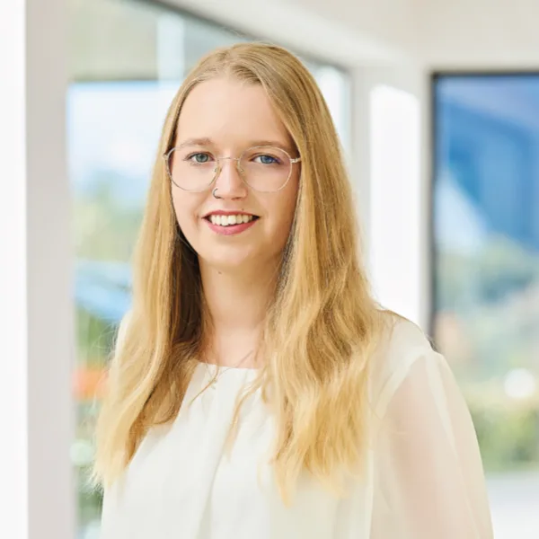 Kiara Best, Serviceannahme beim Autohaus Fersch in Bad Hindelang